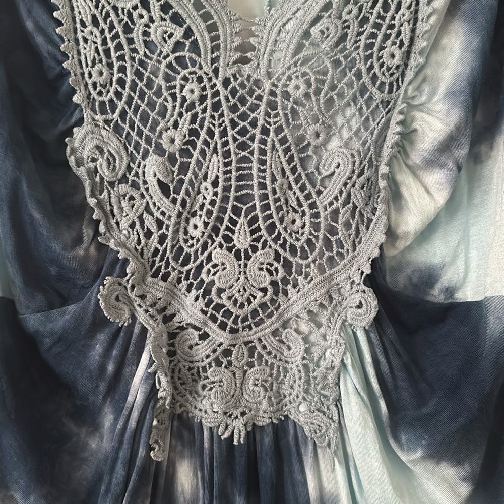 Cold Shoulder Top - Picture 2 of 4